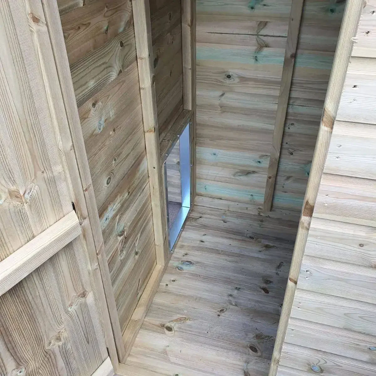 Benchmark Dog Kennel with Apex Roof - Single 10 x 4ft, Premium Wood Range - Image 2