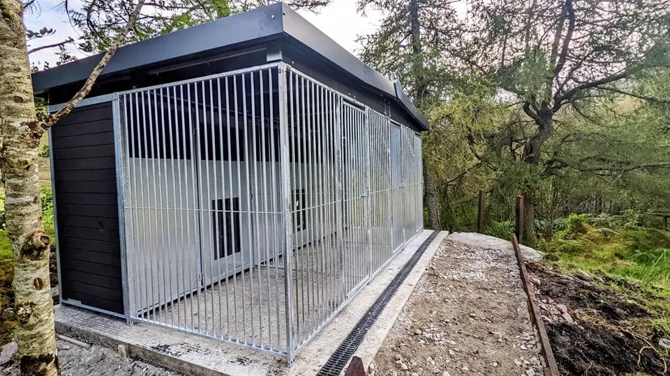 Benchmark Dog Kennel with Apex Roof - Triple 15 x 12ft, Eco Thermal Range - Image 2