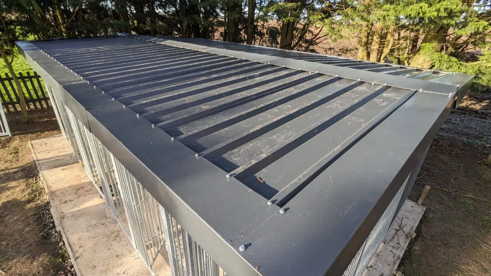 20 X 8 ft Six Bay Eco Thermal Plastic Dog Kennel - Image 7