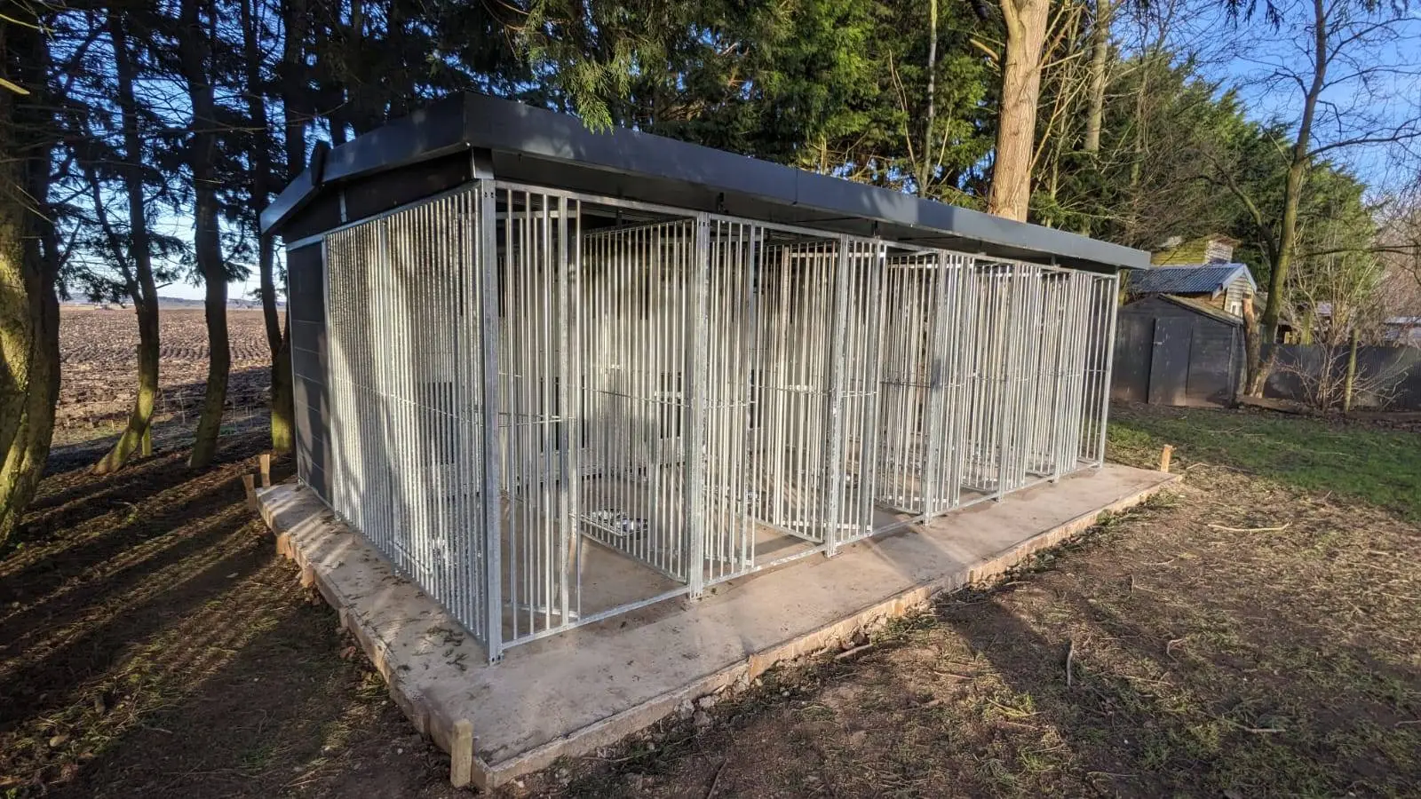 30 X 12 ft Six Bay Eco Thermal Plastic Dog Kennel - Image 4