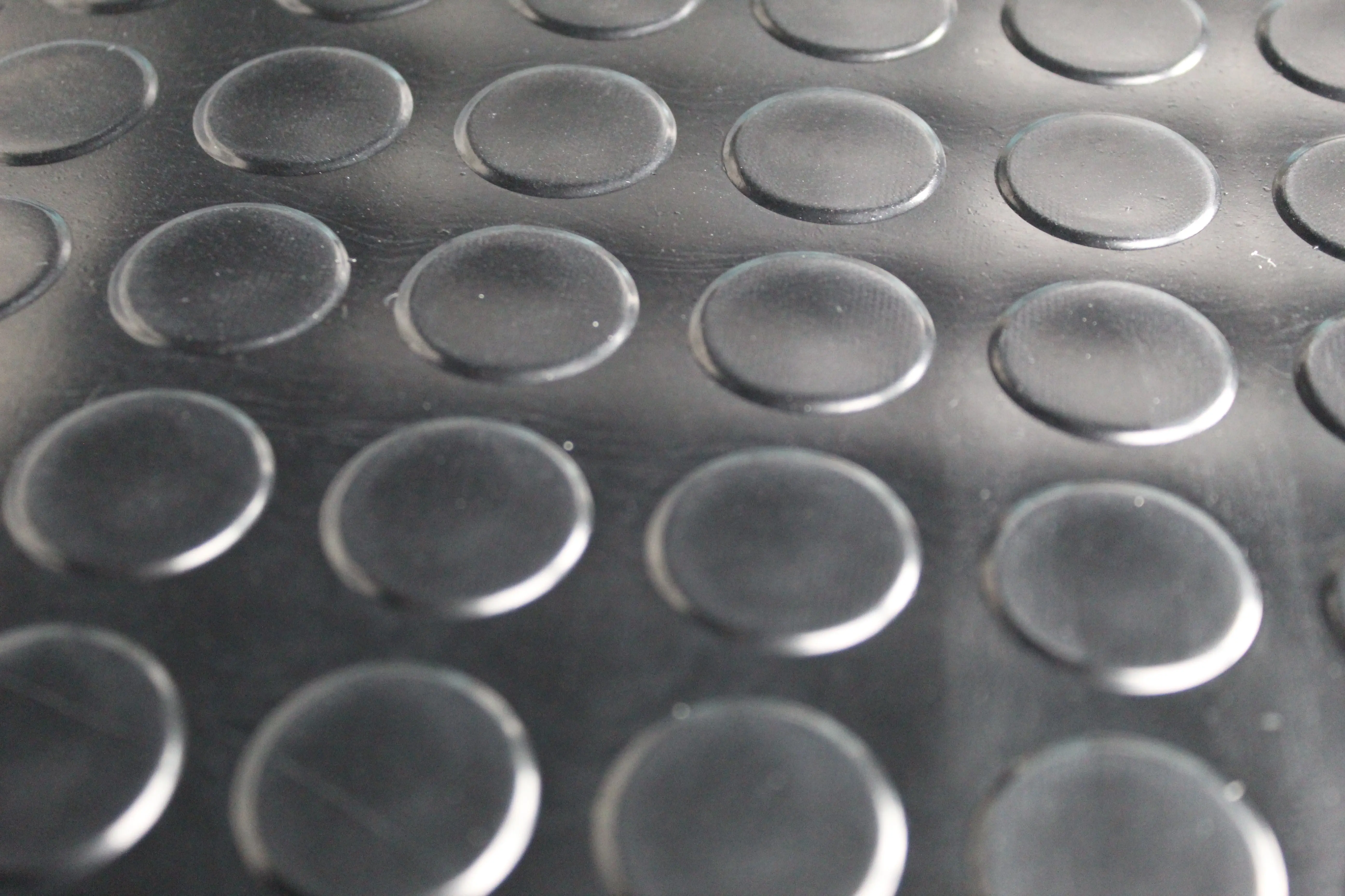 Heavy-duty Non-Slip Rubber Matting - Image 3