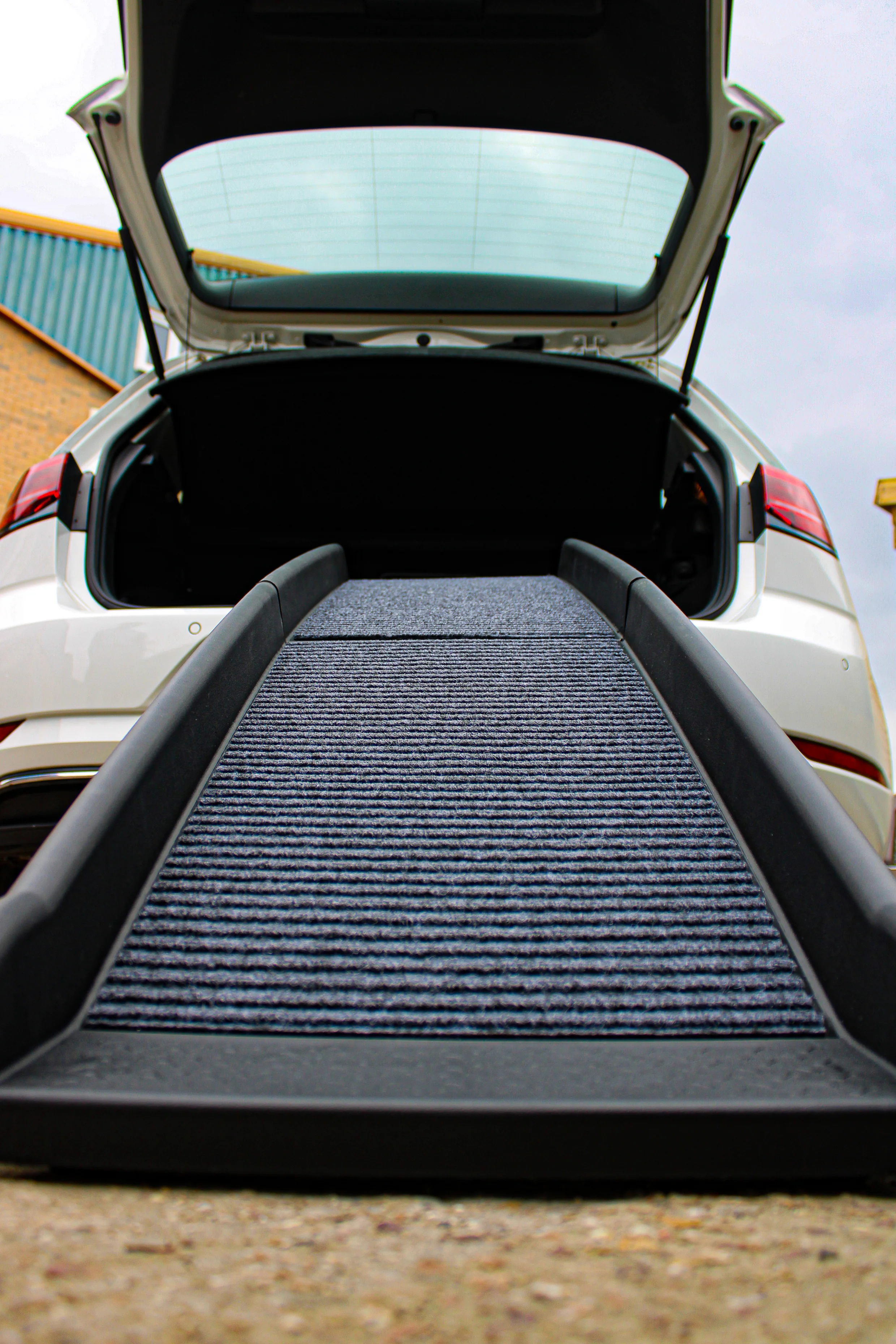 Folding Dog Car Ramp - Image 6